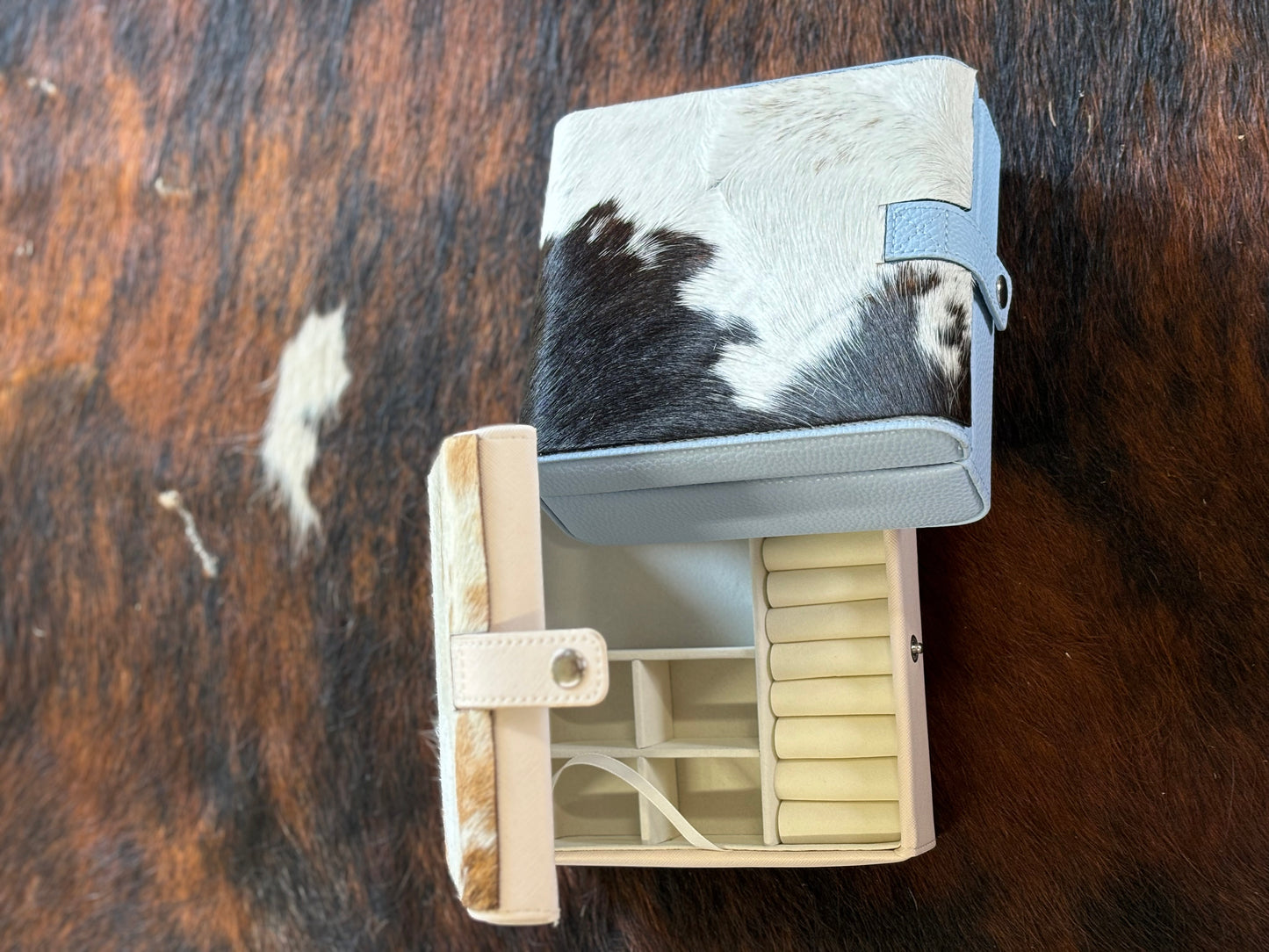 Large Cowhide Jewelry Case