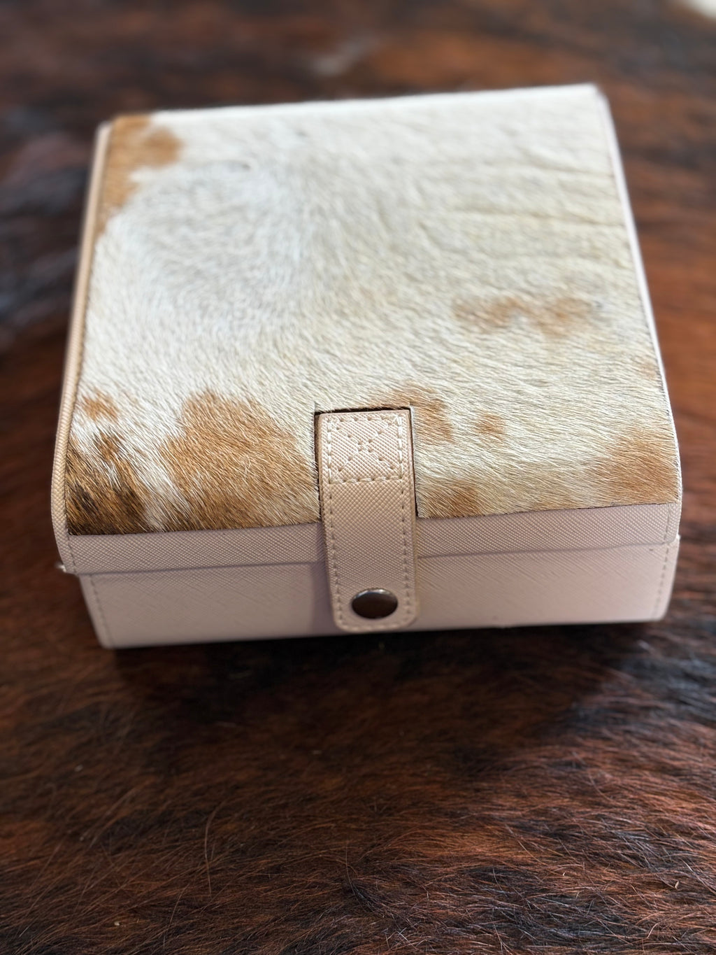 Large Cowhide Jewelry Case